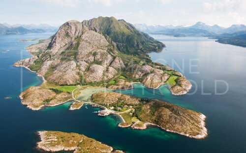 flyfoto av helgeland, salten, meløy, hamnøy, åmøy