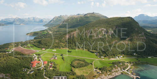 flyfoto av helgeland, salten, meløy, engavågen