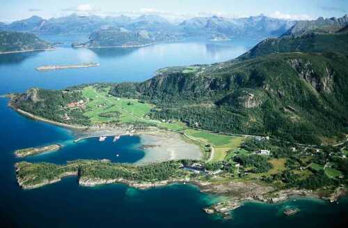 flyfoto av helgeland, salten, meløy, engavågen