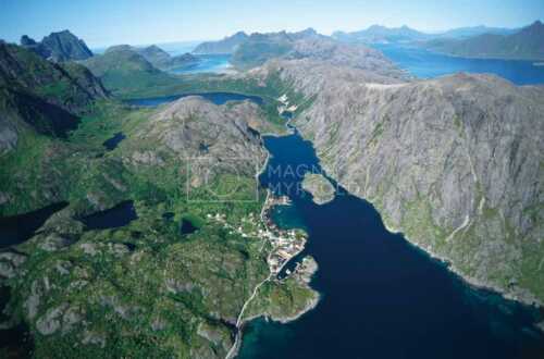 flyfoto av nord-norge, nordland, lofoten, fiske, fiskevær, nusfjord