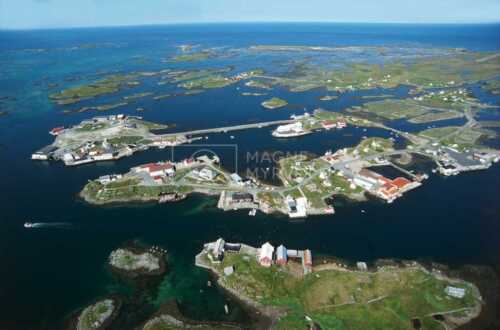 flyfoto av nord-norge, nordland, lofoten, røst, fiskevær, lofotfiske