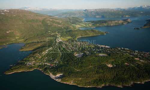 flyfoto av nord-norge, nordland, helgeland, hemnesberget