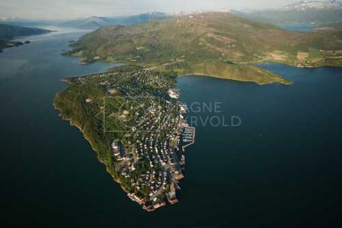 flyfoto av nord-norge, nordland, helgeland, hemnesberget