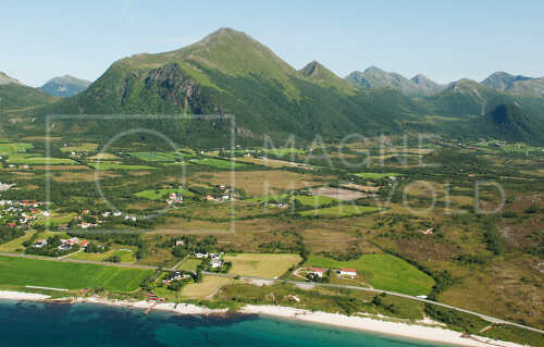 flyfoto av: helgeland, salten, meløy, reipå