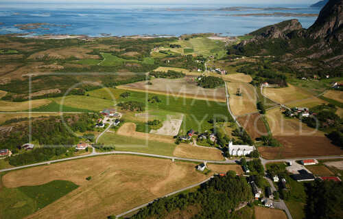 flyfoto av helgeland, salten, meløy, meløya