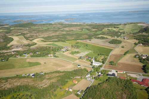 flyfoto av helgeland, salten, meløy, meløya