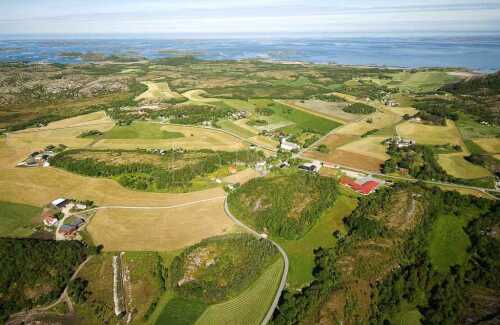 flyfoto av helgeland, salten, meløy, meløya
