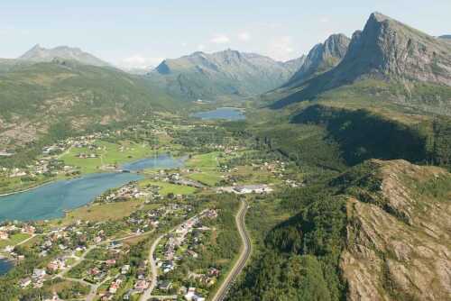 flyfoto av helgeland, salten, meløy, ørnes