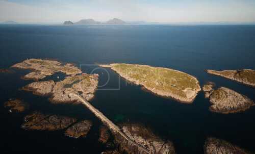 flyfoto av nord-norge, nordland, helgeland, bremstein fyr