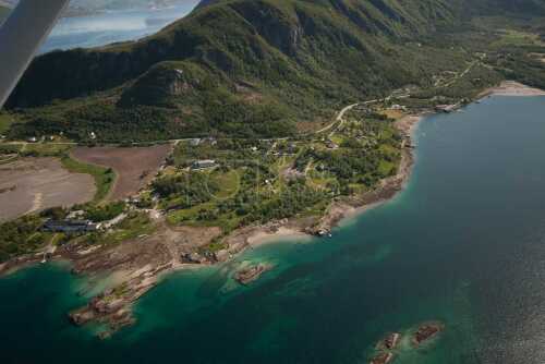 flyfoto av nordland, helgeland, salten, meløy, engavågen