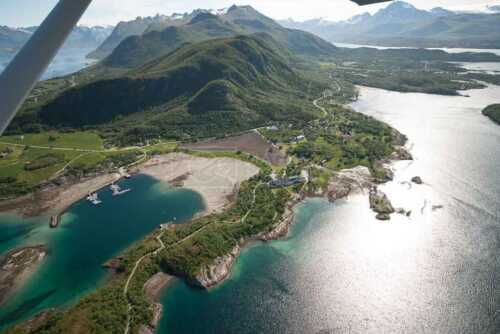 flyfoto av nordland, helgeland, salten, meløy, engavågen