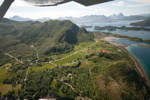 flyfoto av nordland, helgeland, salten, meløy, engavågen