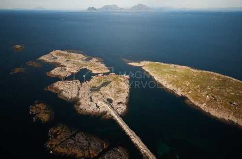 flyfoto av nord-norge, nordland, helgeland, bremstein fyr