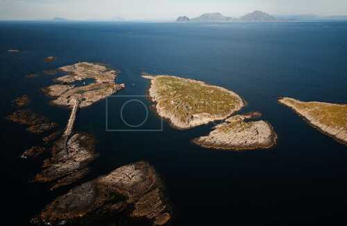 flyfoto av nord-norge, nordland, helgeland, bremstein fyr