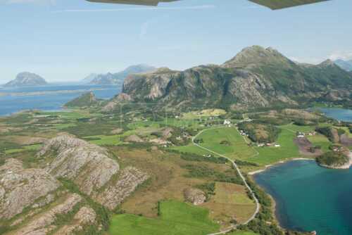 flyfoto av nordland, helgeland, salten, meløy,  meløya