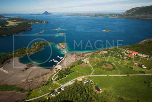 flyfoto av helgeland, salten, meløy, engavågen