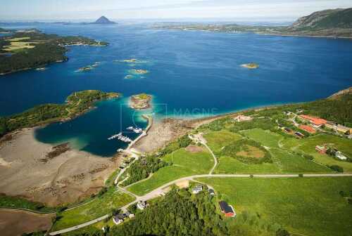 flyfoto av nordland, helgeland, salten, meløy, engavågen