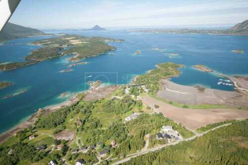 flyfoto av nordland, helgeland, salten, meløy, engavågen