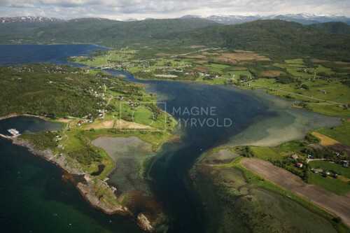 flyfoto av nordland, salten, fauske, valnesfjord