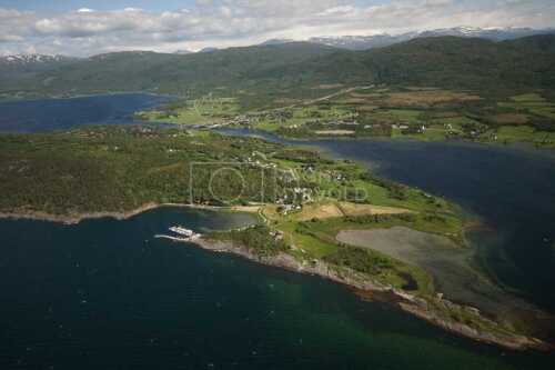 flyfoto av nordland, salten, fauske, valnesfjord