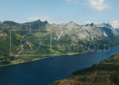 flyfoto fra helgeland, salten, meløy, bjerangsfjorden