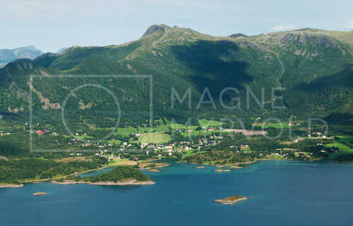flyfoto fra helgeland, salten, meløy, engavågen