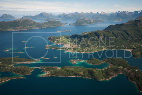 flyfoto fra helgeland, salten, meløy, engavågen