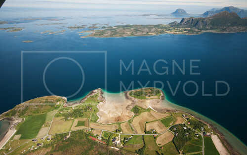 flyfoto fra helgeland, salten, meløy, engavågen