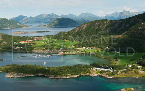 flyfoto fra helgeland, salten, meløy, engavågen
