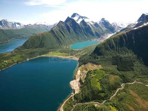 flyfoto av helgeland, salten, meløy, svarisen