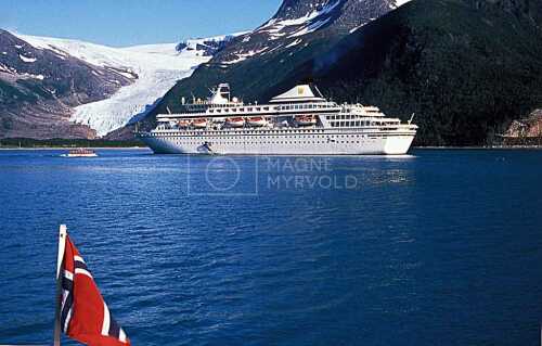 flyfoto av Nord-norge, nordland, helgeland, salten, meløy, svartisen