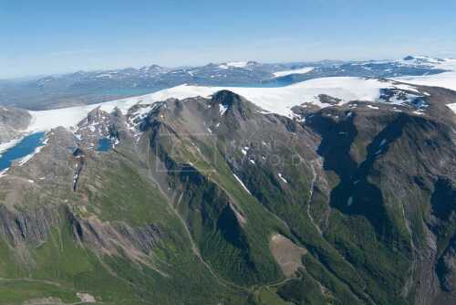flyfoto av helgeland, salten, meløy, svartisen