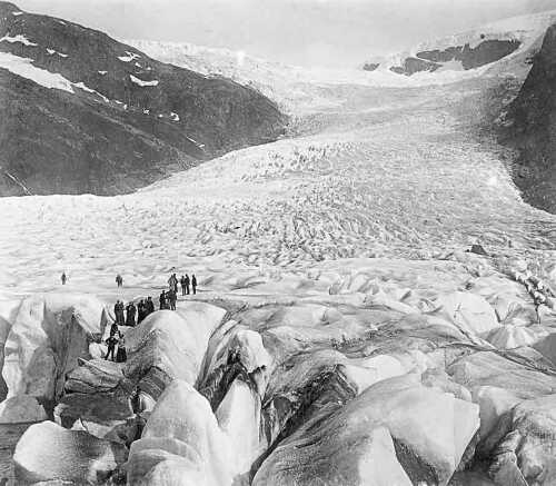flyfoto av Nord-norge, nordland, helgeland, salten, meløy, svartisen, brelaboratoriet